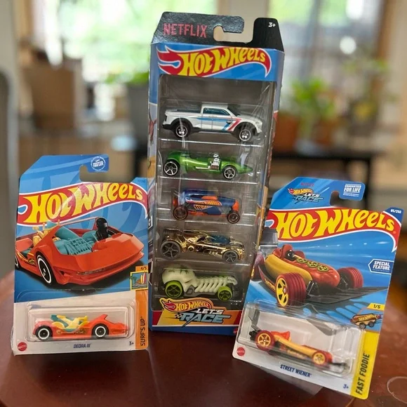 Hot Wheels City Car Bundle–Deora II,Street Weiner+5-Pack(Netflix Let’s Race) - Picture 10 of 10